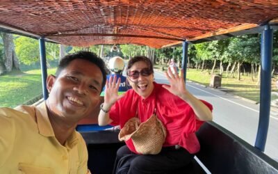 トウクトウクに乗ってアンコール遺跡を観光するのも楽しいですよ♪