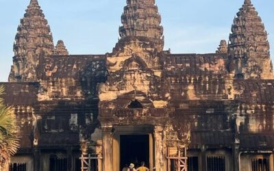 アンコールワットの真正面からの写真です－。